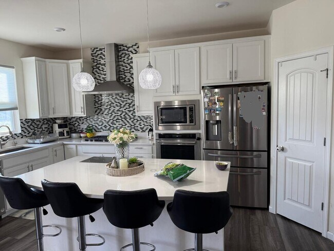 Photo - 3120 Semple Wy