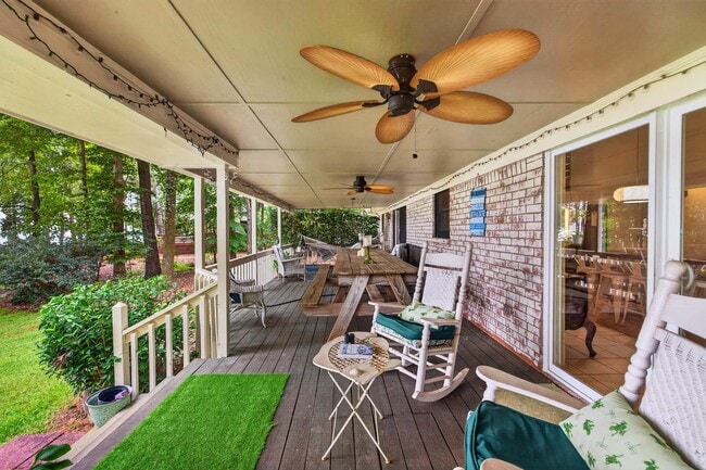 1280 Buckhead Dr