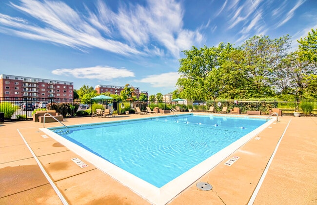 Boulevard Towers - Boulevard Towers Apartments