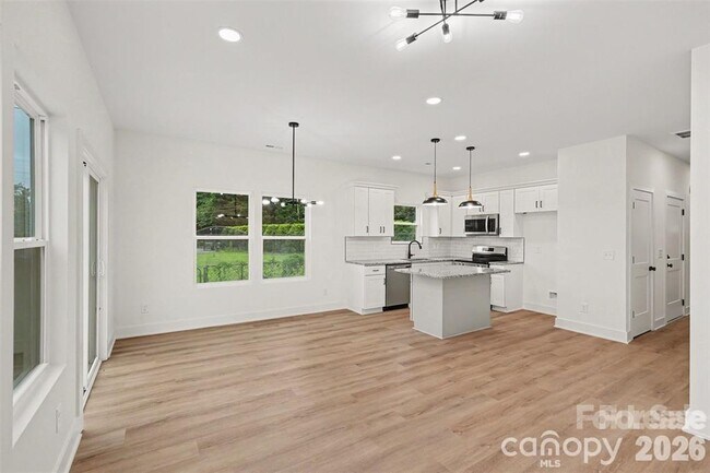 Photo - 7523 Lawyers Rd