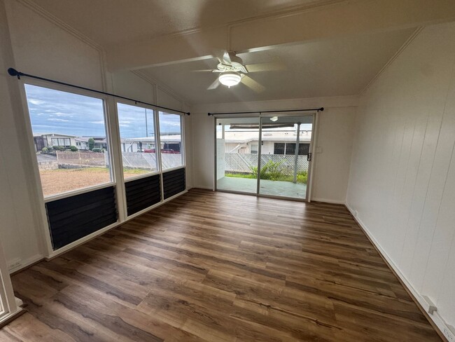 Building Photo - 1934 Hoohai St