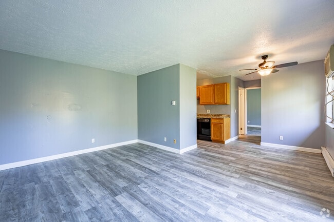 1BR, 1BA - 700SF - Living Room