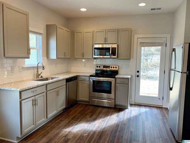 Photo - 1295 Shades Terrace