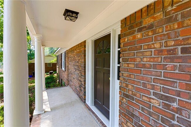 Photo - 3979 Potomac Dr NW