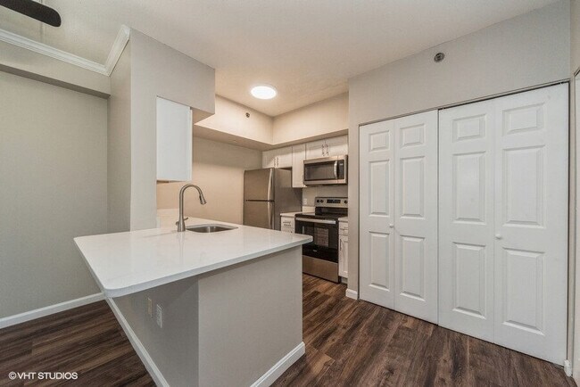 Cloverleaf Apartments
