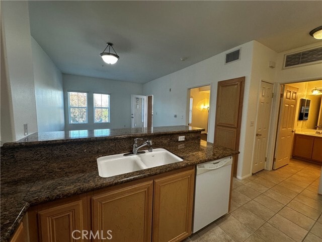 Building Photo - 3550 Torrance Blvd Unit 303