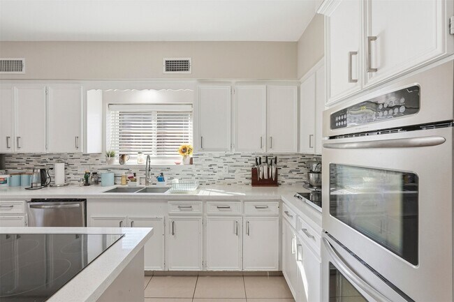 Photo - 7927 Wolfield Ln