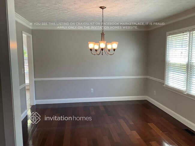 3206 Elizabeth Ln