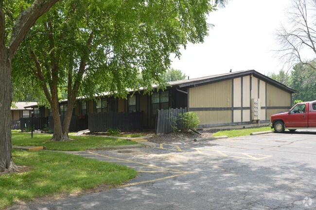 Concord Square Apartments - Concord Square Apartments