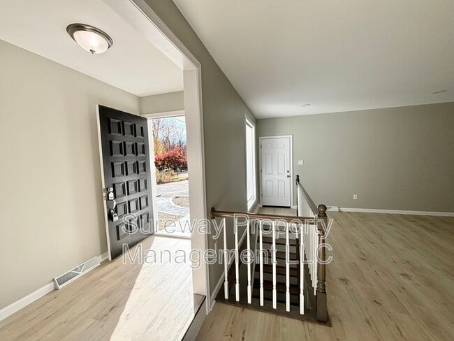 Photo - 605 Heather Ln