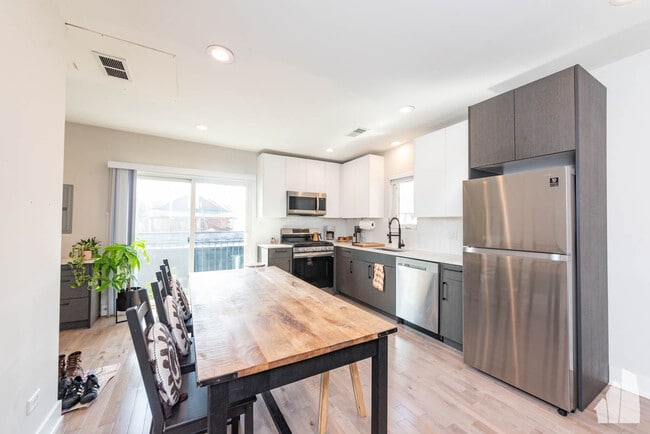 Photo - 1013 W 18th Pl Unit 2