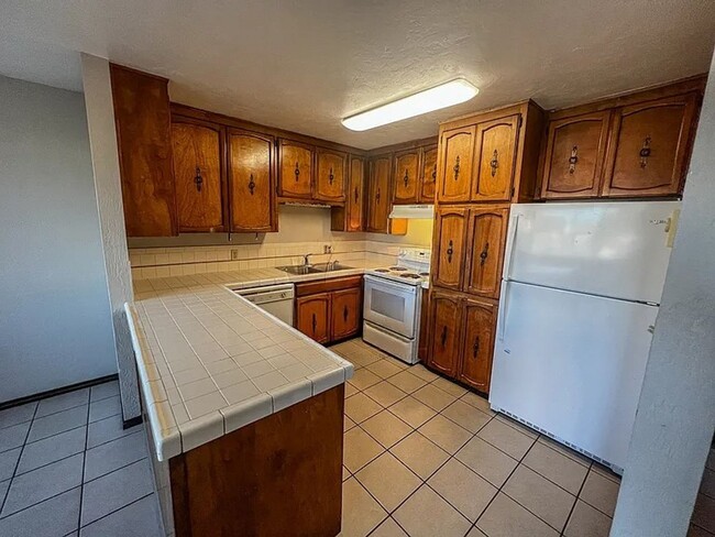 Photo - Beautiful 3 Bed /1.5 Bath Townhouse in Albany Unit chic349- OR