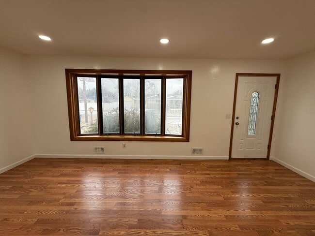 Photo - 23 Lamont Rd