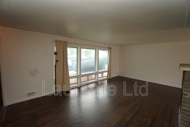Photo - 2260 Jamaica St