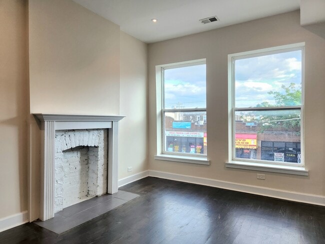 Photo - 4012 W Armitage Ave Unit 2F