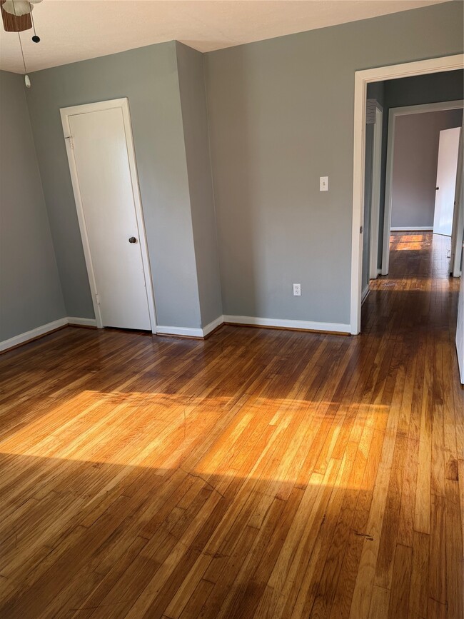 Photo - 5223 Sanford Rd