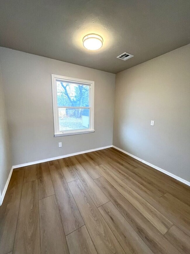 Photo - 2 Bed 1 Bath in Bethany