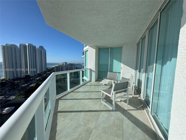 16400 Collins Ave