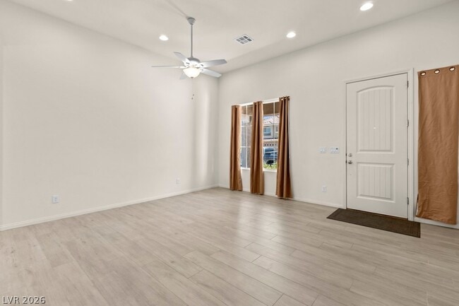 Photo - 10597 Aphrodite St