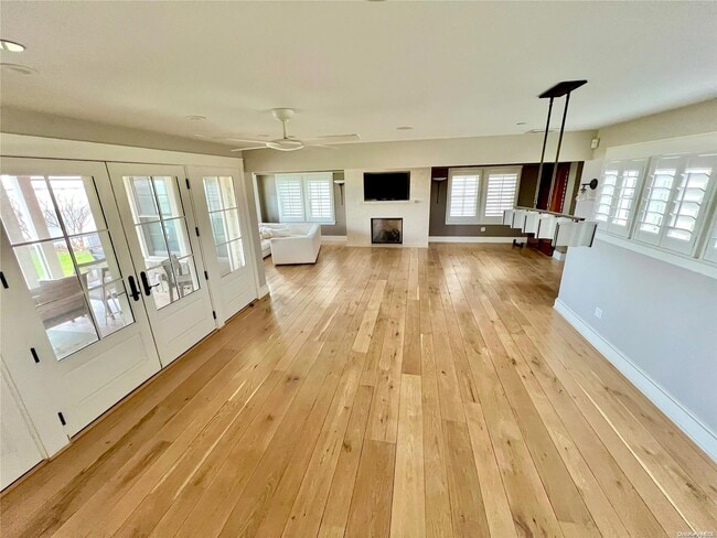 Photo - 36 Mineola Ave