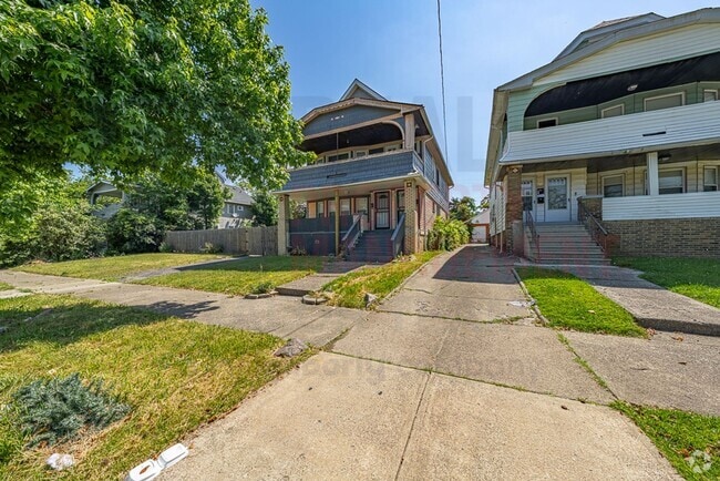 Building Photo - 3633 E 153rd St Unit Lower Rental