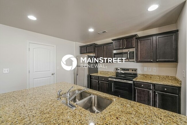 Photo - 3 Bedroom Pet-Friendly Home in MONTEVALLO, AL with Main Street Renewal