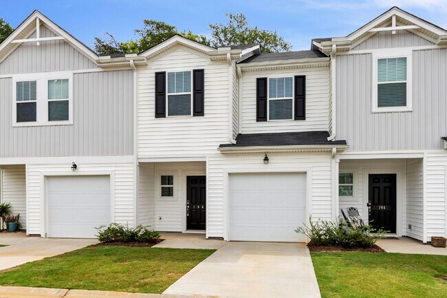 Photo - Two-story 3BR/2.5BA townhome in Foxcroft T...