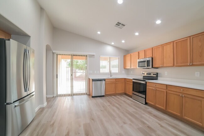 Photo - 7125 W Williams St