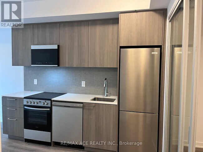 Photo - 7439 Kingston Rd Unit 218