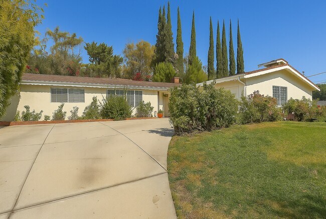 Building Photo - 5716 Comanche Ave Rental