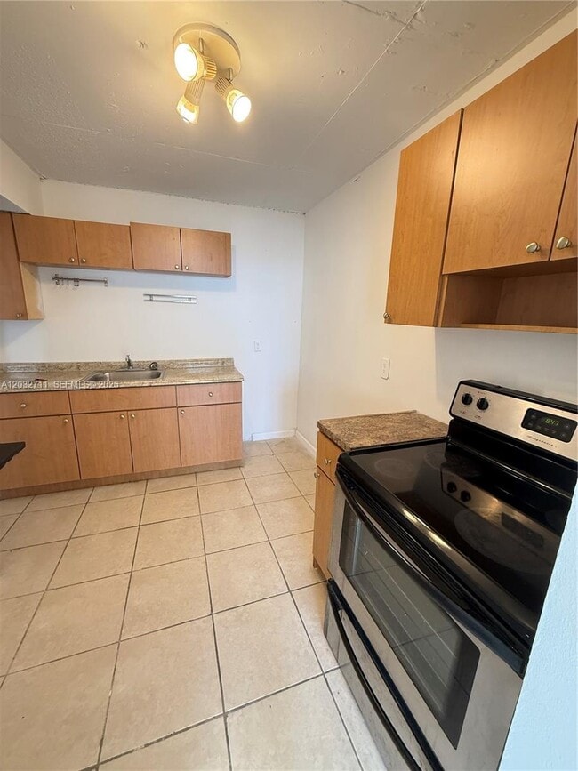 Photo - 2025 NE 164th St Unit 812