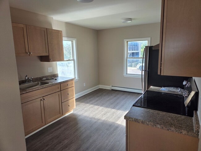 49 E Spring St Unit B