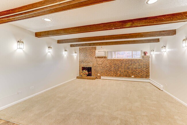 Photo - Monaco Parkway Apartments