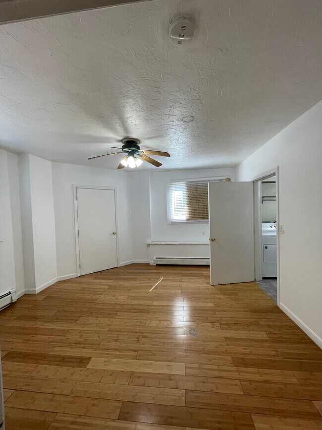 Photo - 195 Maverick St Unit 1