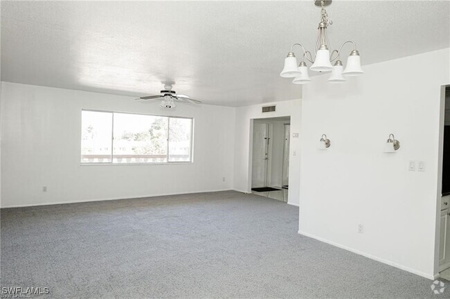 Building Photo - 1931 W Lakeview Blvd Unit 6 Rental