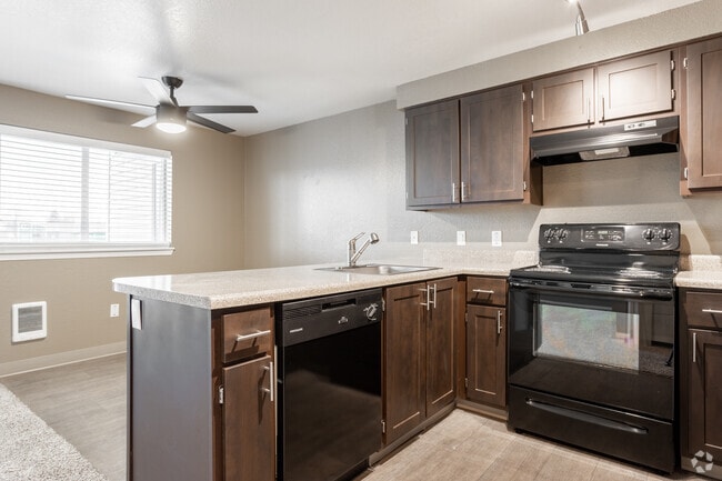 1BR, 1BA - 774 SF