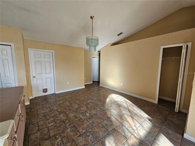 Photo - 2940 Dupont St