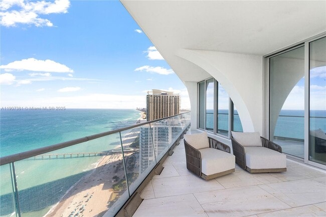 Photo - 16901 Collins Ave Unidad 3005