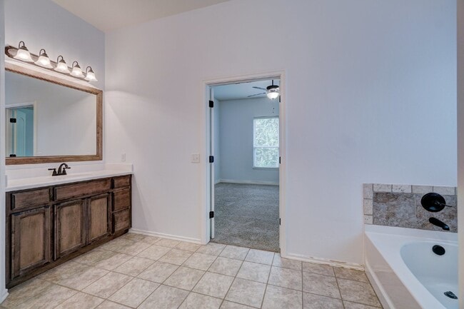 Photo - 3900 Sierra Vista Way Apartamento