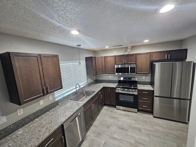 Photo - 317 Princeton Dr SE