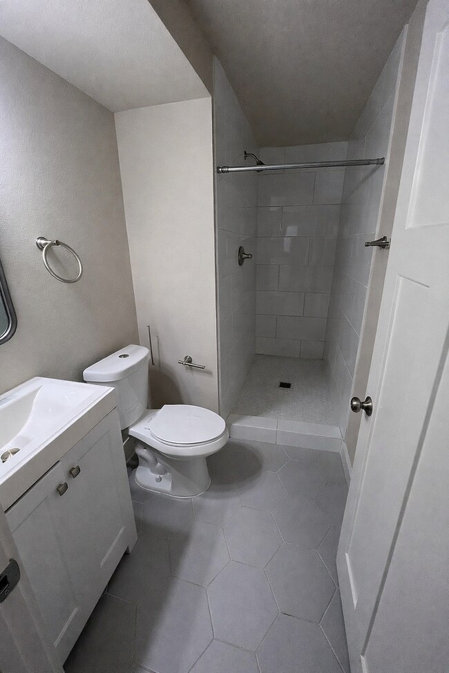 Photo - Sand Point Apartments Unidad A