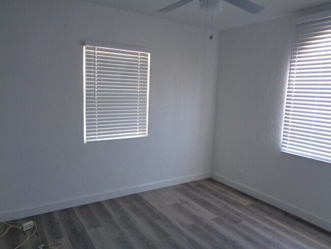 1615 W Osborn Rd Unit 1