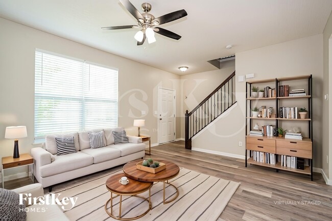 Photo - 891 Orwell St