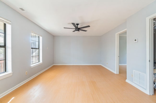 Photo - 487 W Ocean View Ave Unidad D