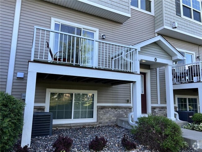 Building Photo - 1800 Plymouth Ln Rental