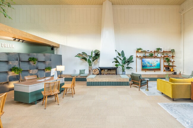 Clubhouse - Tamarack Creek