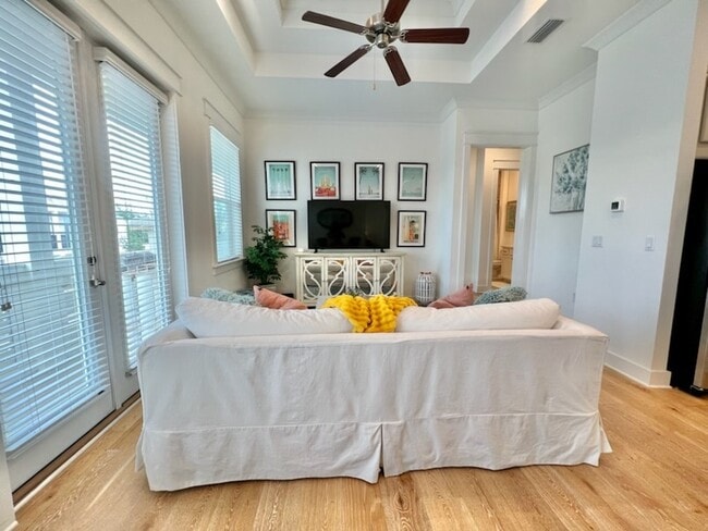 15 E Milestone Dr
