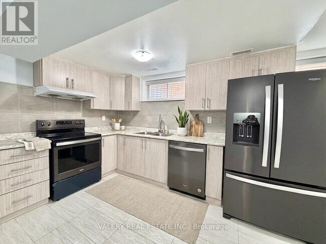 Photo - 72 Dantek Ct