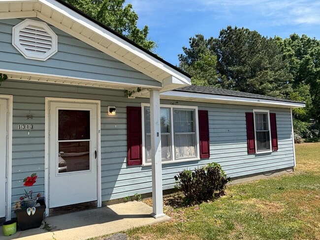 Photo - 1313 Ireland Dr