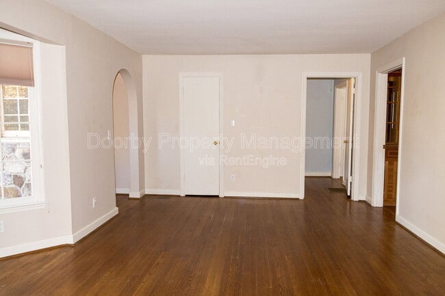 Photo - 1711 Ashton St